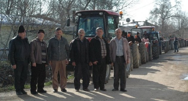 Traktörlerin Fenni Muayene Kuyruğu