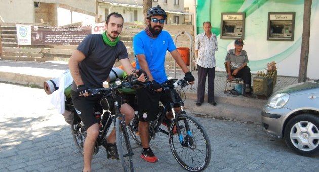 Trakya Macerasına Çıkan İki Arkadaş Malkara’da Dinlendi