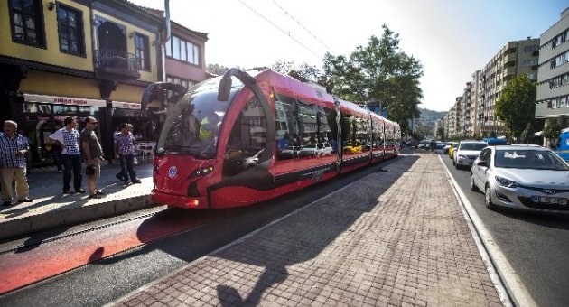 Tramvay İnönü Caddesi İle Beşyolu Birleştiriyor