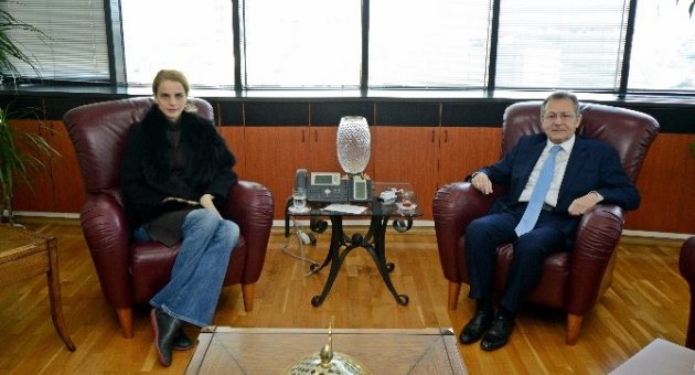 Tuğçe Kazaz, Balıkesir Büyükşehir Belediyesi’ni Ziyaret Etti