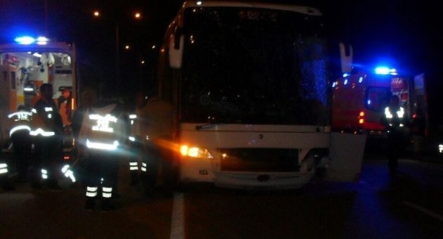 Tur Otobüsü Kanala Düştü: 11 Yaralı