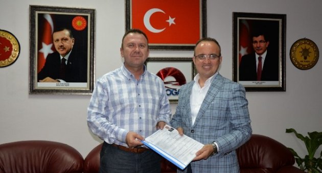 Turan Adaylık Başvurusunu Yaptı