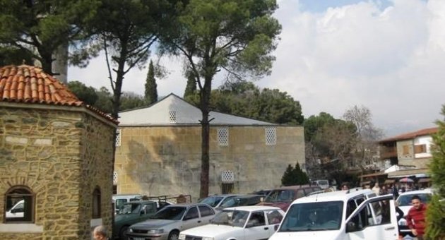 Turist Mekan Birgi’de Trafik Karmaşıklığı
