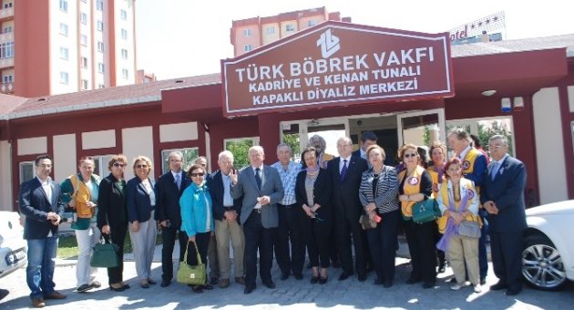 Türk Böbrek Vakfı Kadriye- Kenan Tunalı Diyaliz Merkezi’ne 100 Bin Dolarlık Bağış