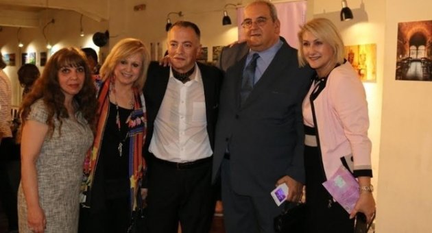 Türk Gazeteciye Atina’da Büyük İlgi