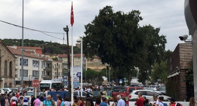 Türk Tatilciler Hafta Sonunda Yunan Adalarından Vazgeçmiyor