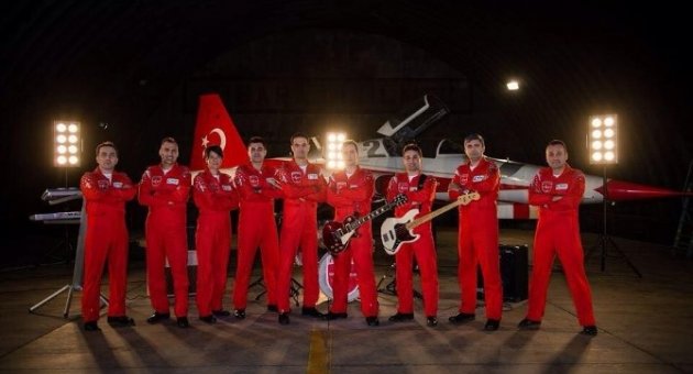 Türk Yıldızları Bu Sefer Yerde Sürprize Hazırlanıyor