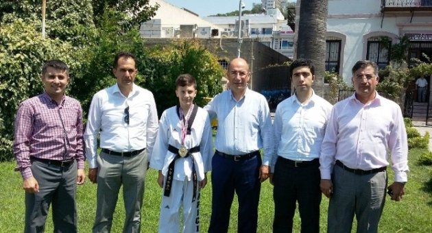 Türkiye Şampiyonu Tekvandocudan Kaymakam Nazlı’ya Ziyaret