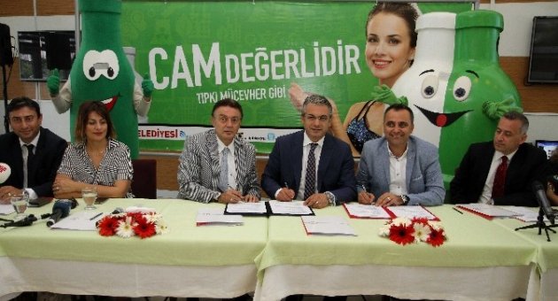 Türkiye’de İlk Kez Camları Çöpe Atana Ceza