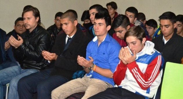 Ülkü Ocaklarından ‘özgecan’ Cinayetine Tepki