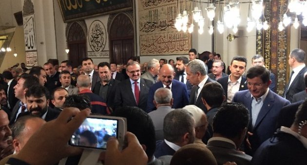 Ulucami’de Başbakana Sevgi Seli