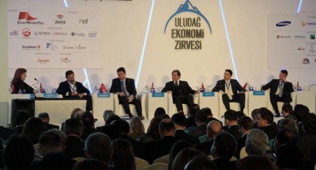 Uludağ Ekonomi Zirvesi’nde ’dijital Dönemde Büyüme’ Tartışıldı