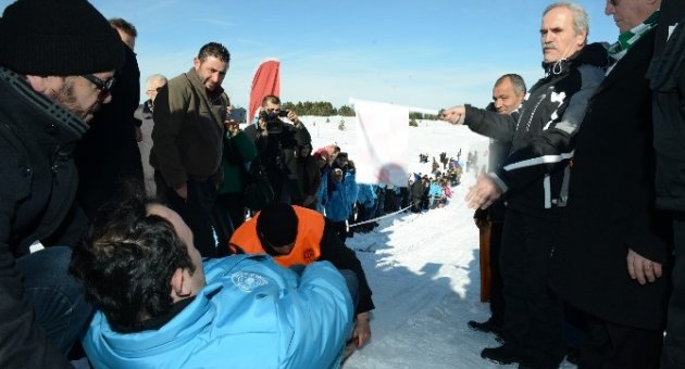 Uludağ Geleneksel Kızak Yarışlarıyla Şenlendi