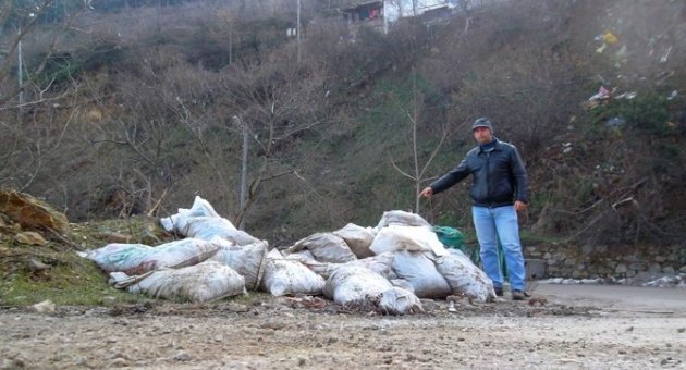 Uludağ Yolunu Belediye Temizliyor, Vatandaş Kirletiyor