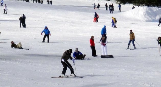 Uludağ’da Amatör Kayakçılar Sahnede