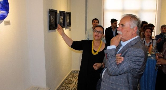 Uluslararası Seramik Sanatçısı Zehra Çobanlı Çanakkale’de Sergi Açtı