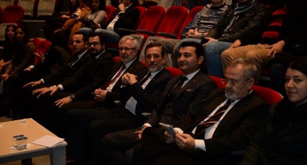 Üniversitede Girişimcilik Zirvesi