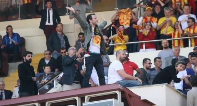 Ünlü Oyuncudan ’göztepe’ Mesajı