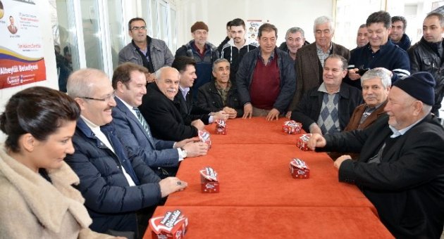 Ünlülerden Çat Kapı Ziyareti