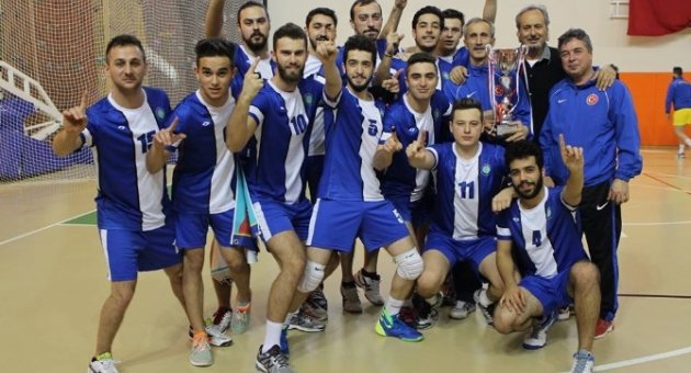 Uü Erkek Voleybol Takımı 1. Lig’de