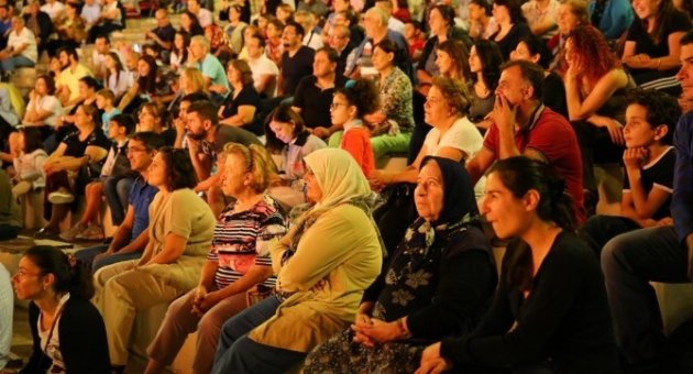 Uygur Kardeşlerden Kahkaha Dolu Oyun