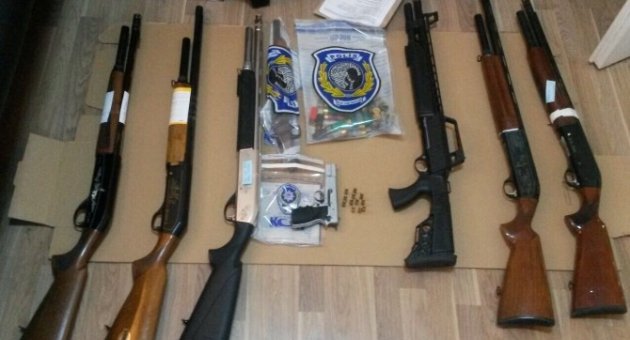 Uyuşturucu Araması Yapmak İsteyen Polis, Pitbull Yüzünden Eve Giremedi
