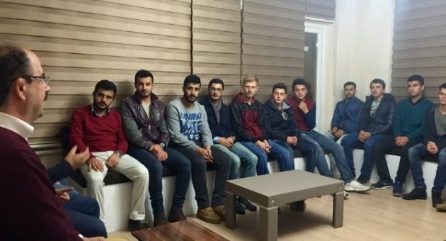 Vakıflar Daire Başkanı Benli Çanakkaleli Gençlerle Buluştu