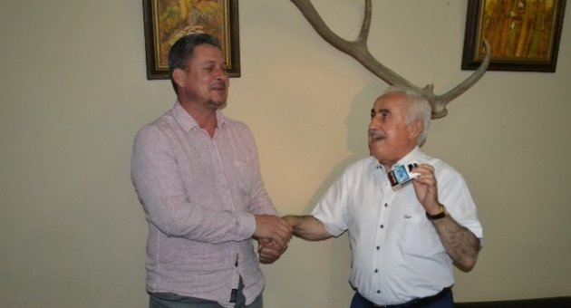 Valiyle İl Genel Üyesinin Sigara Bırakma Pazarlığı