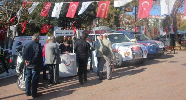 Vatandaşlar Organ Doku Bağışı Standında Bilgilendiriliyor