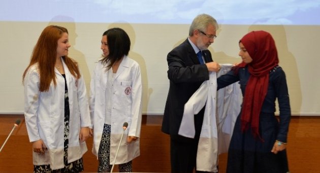 Veteriner Öğrencileri Beyaz Önlüklerini Giydi