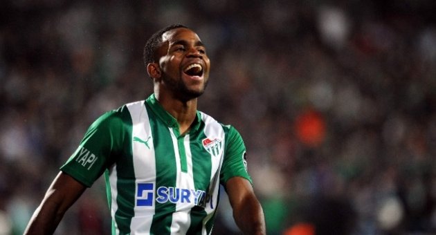 Villareal’e Transfer Olan Cedric Bakambu: