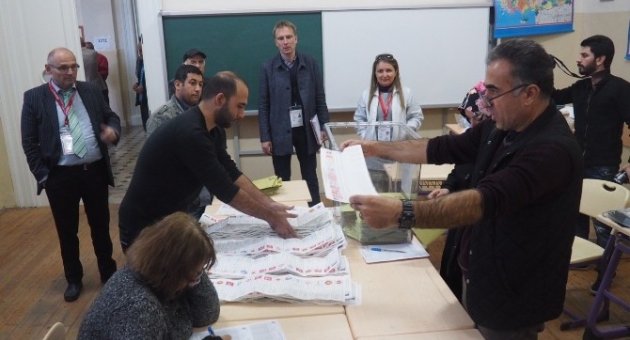 Yabancı Gözlemciler Seçimleri İzledi