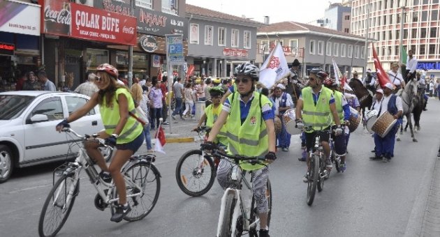 Yağlı Güreşler Öncesi Kortej Yürüyüşü