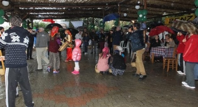 Yağmur Altında Hasat Şenliği