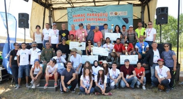 Yamaç Paraşütü Hedef Ligi Şampiyonası’nda Ödüller Sahiplerini Buldu