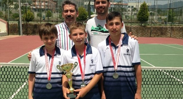 Yamanlar’da Çifte Kupa Sevinci