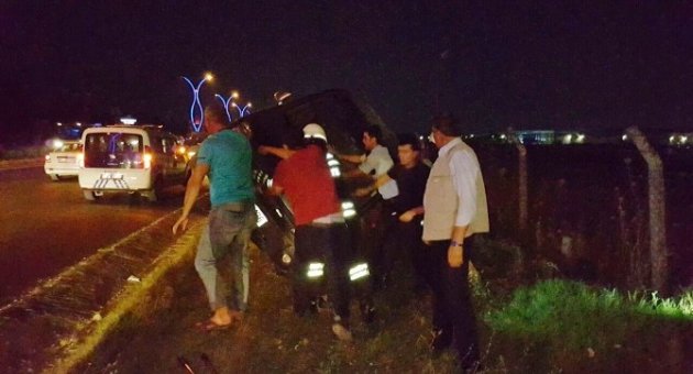 Yan Yatan Araçtaki Yolcu Yaralandı