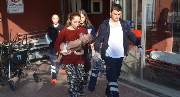 Yangında Dumandan Etkilenen 2’si Çocuk 4 Kişi Hastaneye Kaldırıldı