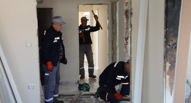 Yangında Evi Hasar Gören Vatandaşa Yardım Eli