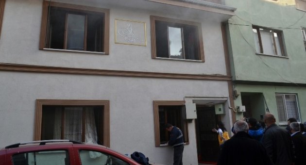 Yangında Mahsur Kalan Engelliyi İtfaiye Kurtardı