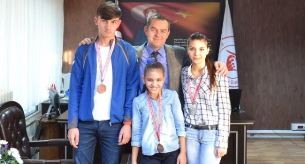 Yarışmalarda Derece Giren Çocuklara Tebrik