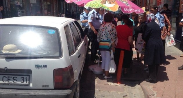 Yaşlı Kadın Otomobilin Altında Kaldı