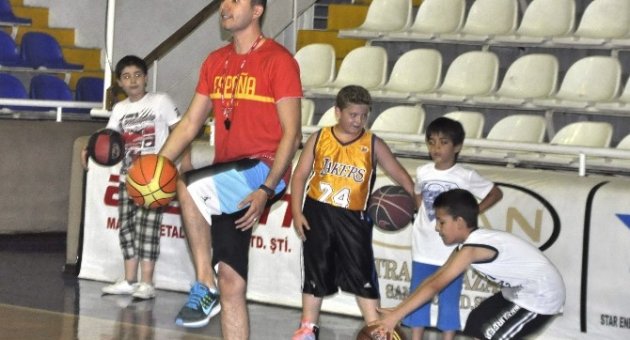 Yaz Tatilini Basketbol Öğrenerek Geçiriyorlar