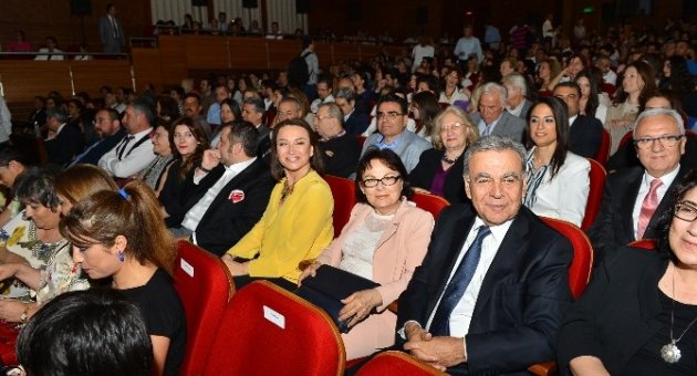 “dörtnala” Filmine İzmir’de Bol Kahkahalı Gala