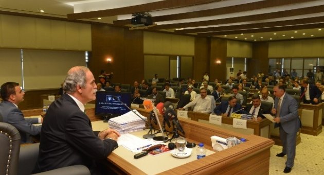 Yeni Belediye Sarayında İlk Meclis Toplantısı