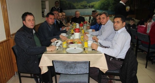 Yeni Çanspor’da Eski Ve Yeni Yöneticiler Yemekte Buluştu