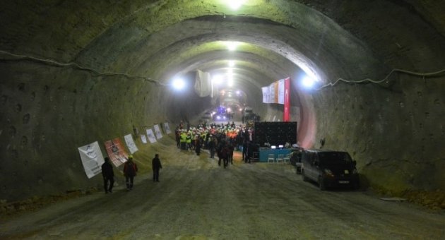 Yeni İstanbul Bursa Otobanı’nda Tünelde Işık Göründü...