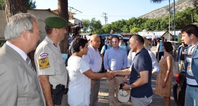 Yeni Zelanda Genel Valisi Meryem Ana Evi’ni Ziyaret Etti