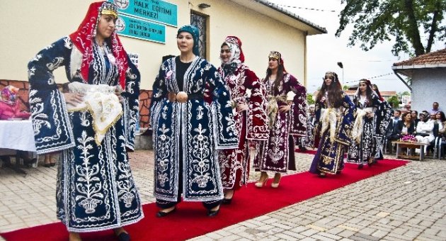 Yenice Halk Eğitimi Merkezi 5. Bindallı Yarışması Ve Yıl Sonu Sergileri Yapıldı