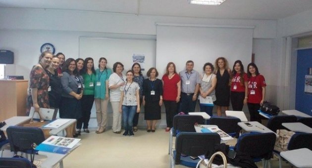Yenidoğan Hemşireleri İzmir Üniversitesinde Eğitim Aldı